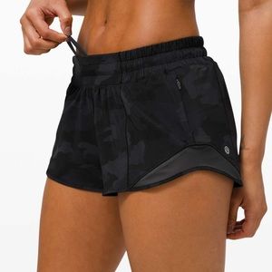 Lululemon Hotty Hot Low-Rise Shorts 2.5”